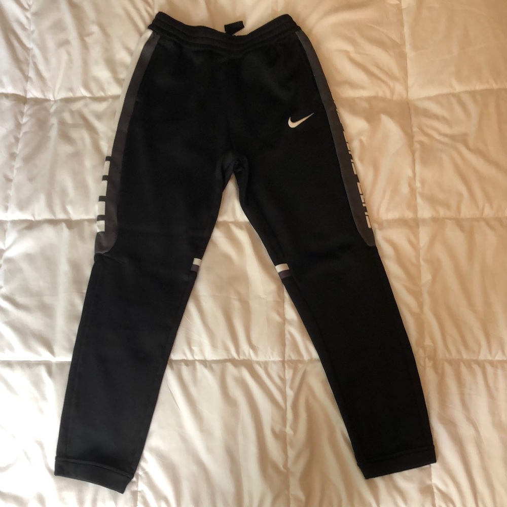 Boys Nike elite sweatpants